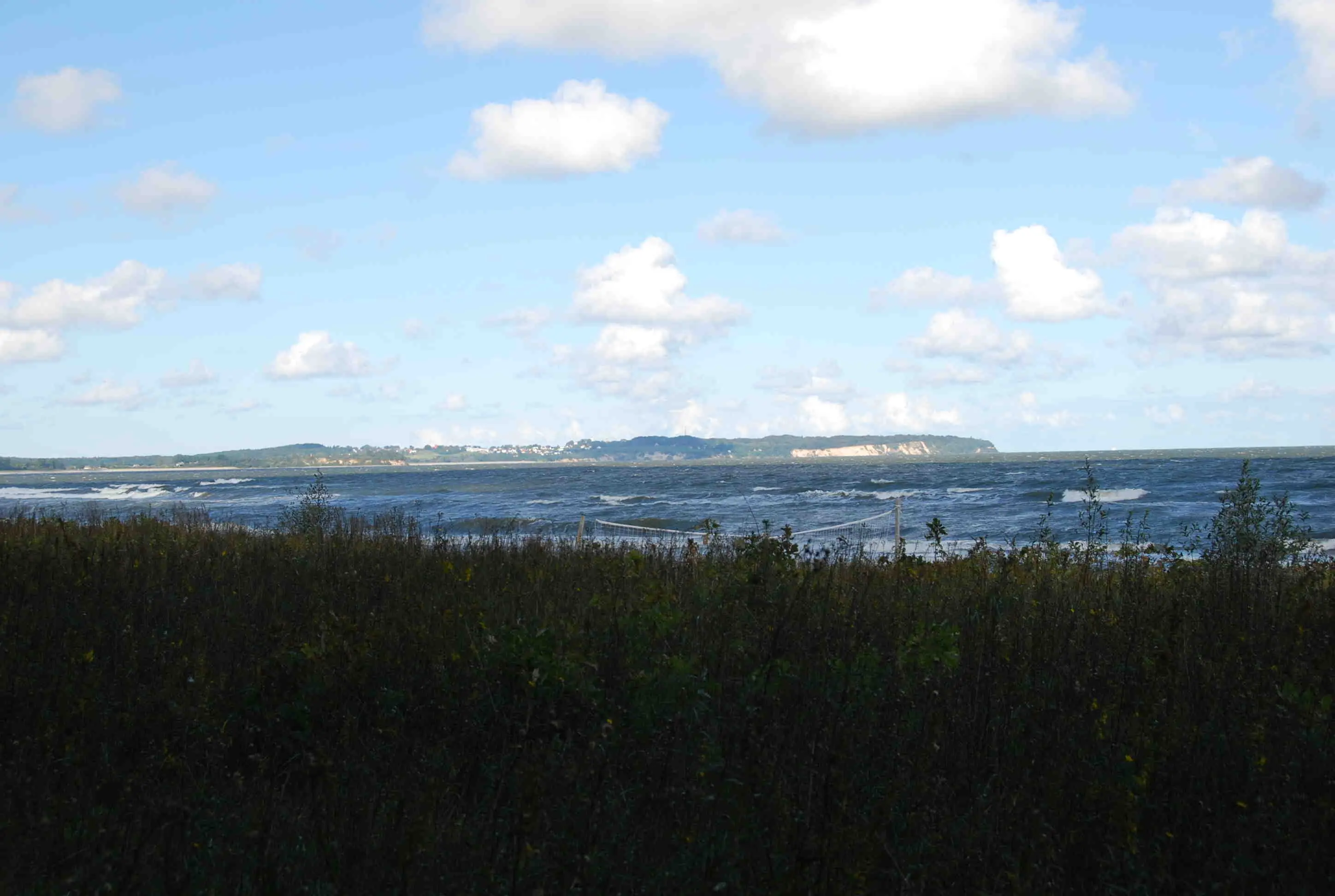 Ostseebad Göhren von Thiessow aus gesehen.